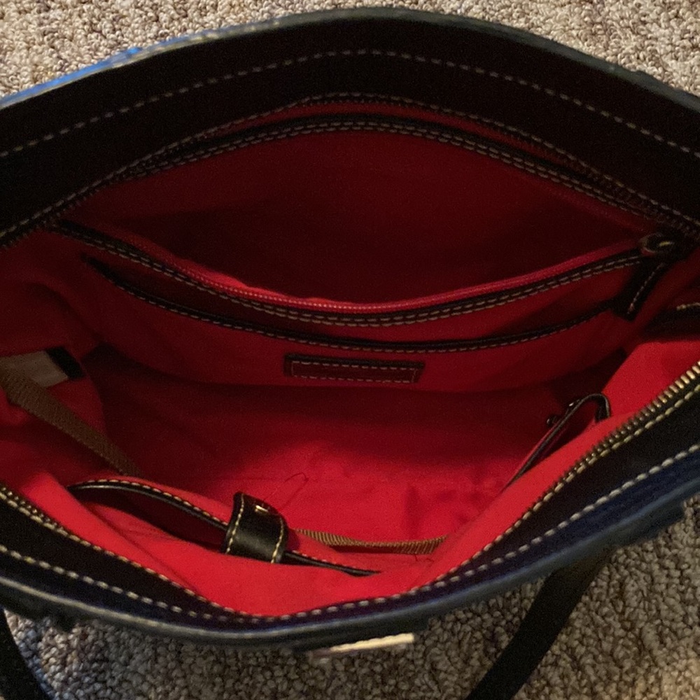 Dooney & Bourke Black Leather Shoulder Bag with Contrast Stitching - Picture 5 of 8